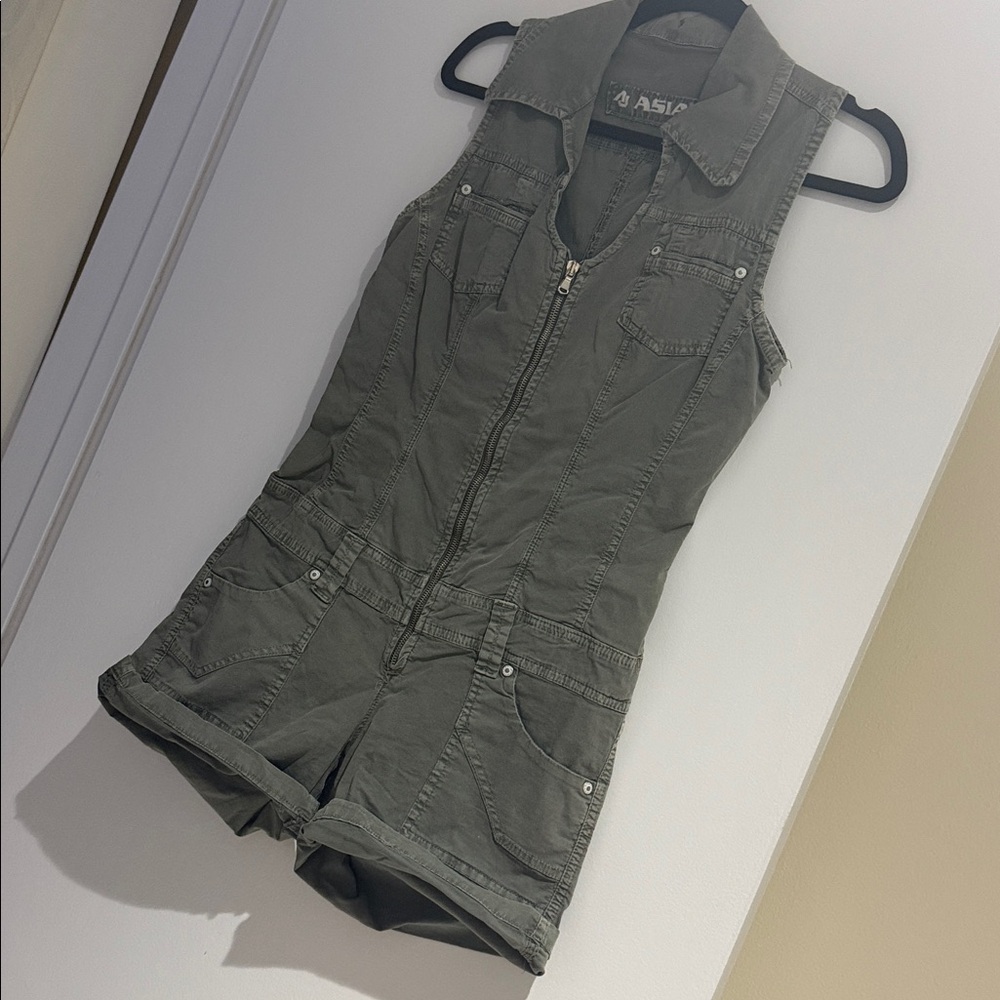 Vintage Sleeveless green utility shorts zip-up romper